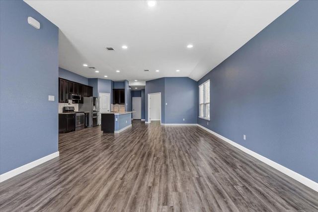 120 Cyril DR, Hutto, TX 78634