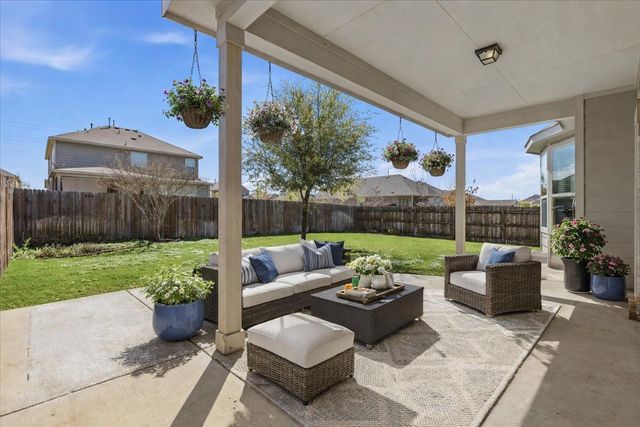 120 Cyril DR, Hutto, TX 78634