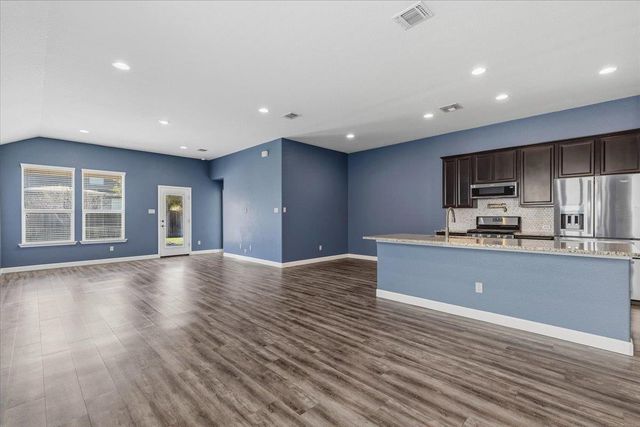 120 Cyril DR, Hutto, TX 78634