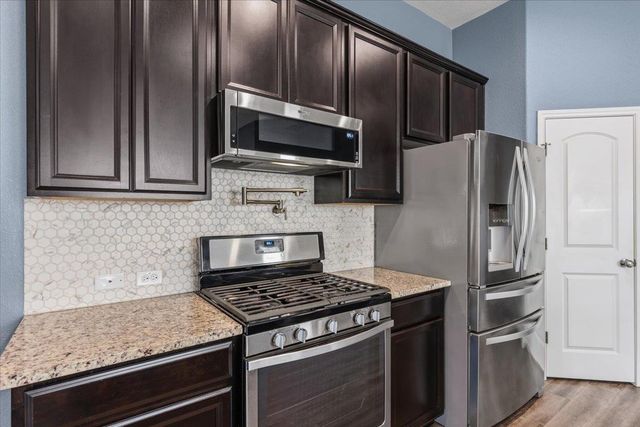 120 Cyril DR, Hutto, TX 78634