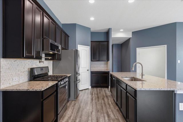 120 Cyril DR, Hutto, TX 78634