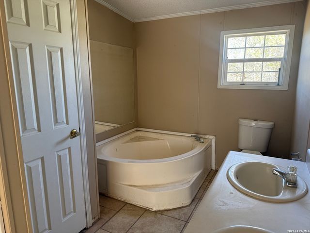 195 Ashford, Poteet, TX 78065