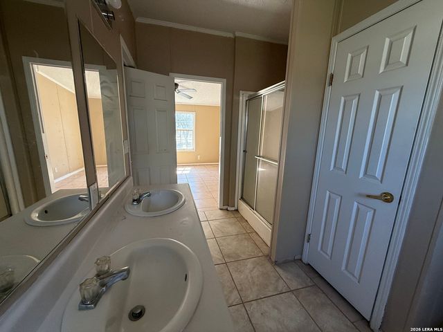 195 Ashford, Poteet, TX 78065