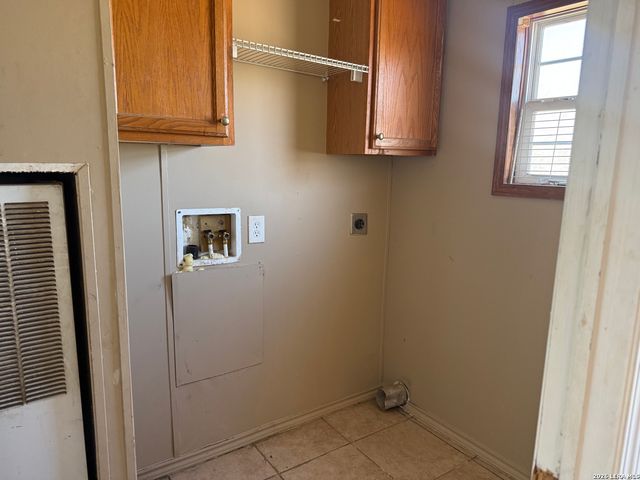 195 Ashford, Poteet, TX 78065