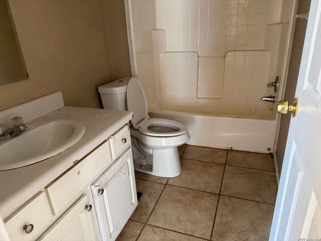 195 Ashford, Poteet, TX 78065