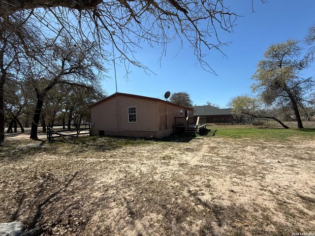 195 Ashford, Poteet, TX 78065