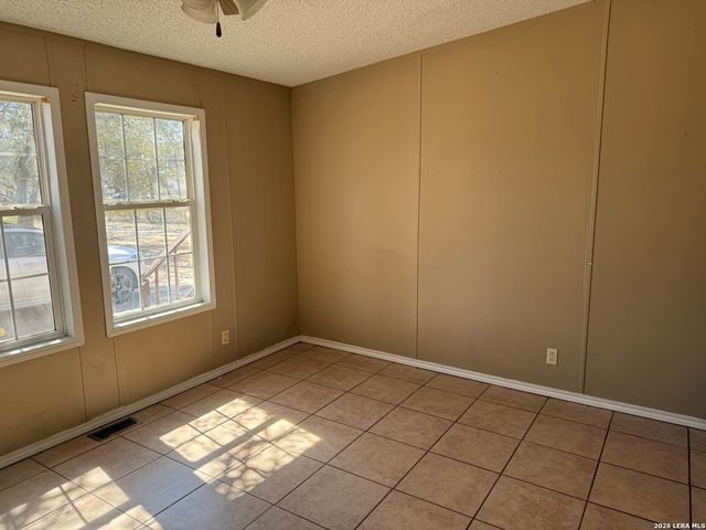 195 Ashford, Poteet, TX 78065