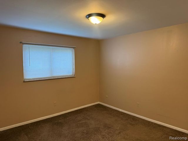 982 N Adams Road 4, Birmingham, MI 48009