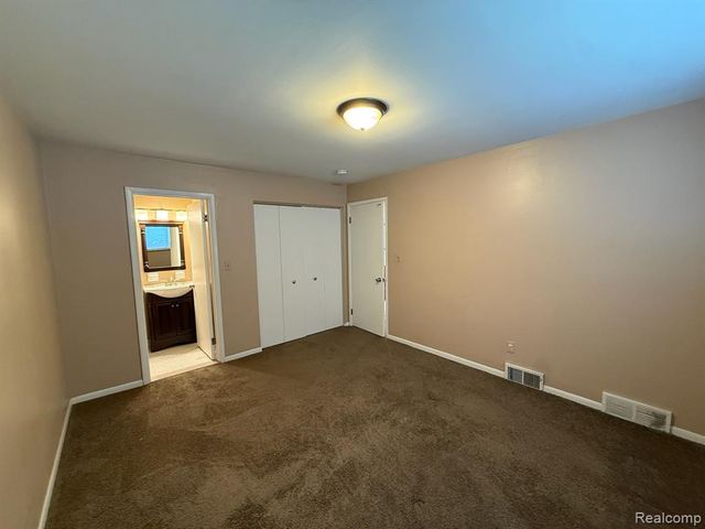 982 N Adams Road 4, Birmingham, MI 48009