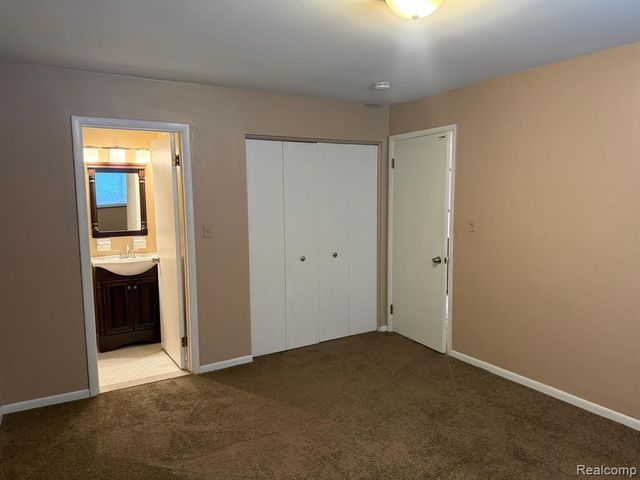 982 N Adams Road 4, Birmingham, MI 48009