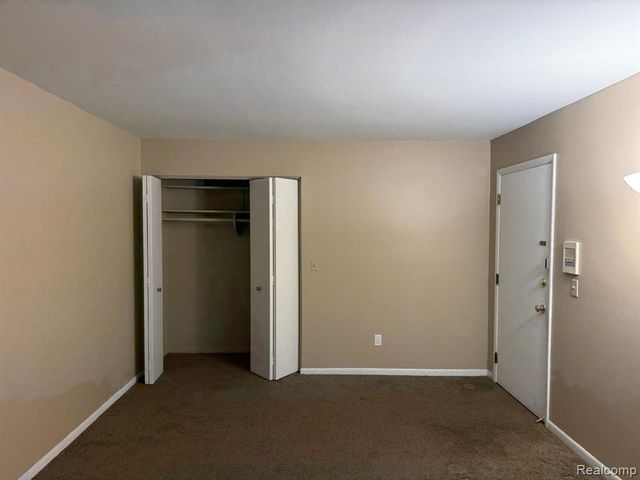 982 N Adams Road 4, Birmingham, MI 48009