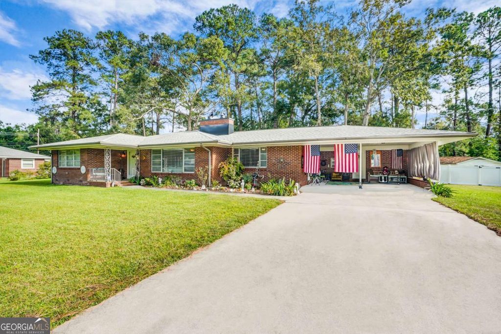 97 Azalea Avenue, Garden City, GA 31408