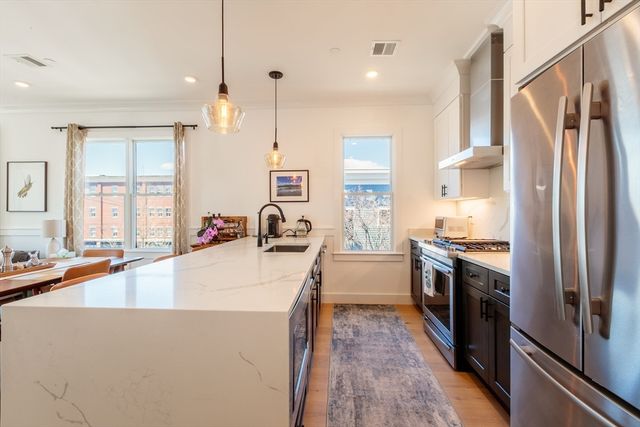 111 Beacon Street C, Somerville, MA 02143