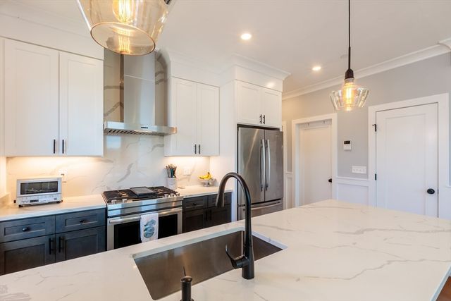 111 Beacon Street C, Somerville, MA 02143