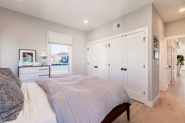 111 Beacon Street C, Somerville, MA 02143