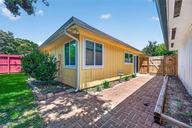9303 Autumn Harvest Drive, Houston, TX 77064