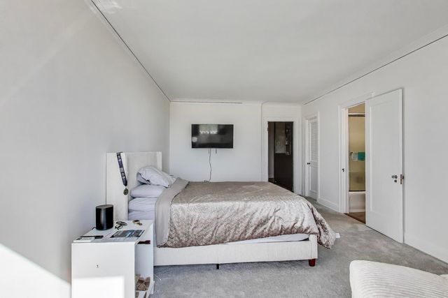 5555 S Everett Avenue E10, Chicago, IL 60637