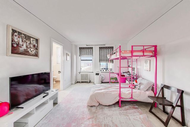 5555 S Everett Avenue E10, Chicago, IL 60637