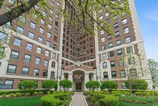 5555 S Everett Avenue E10, Chicago, IL 60637