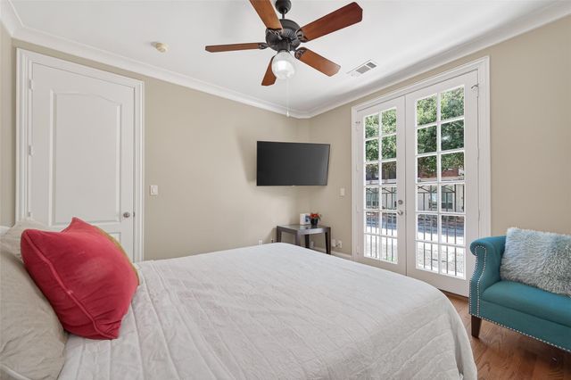 105 Detering Street, Houston, TX 77007