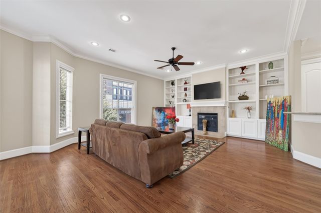 105 Detering Street, Houston, TX 77007