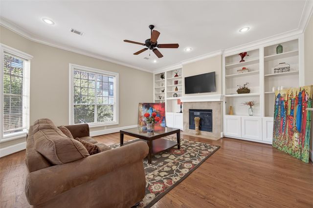 105 Detering Street, Houston, TX 77007