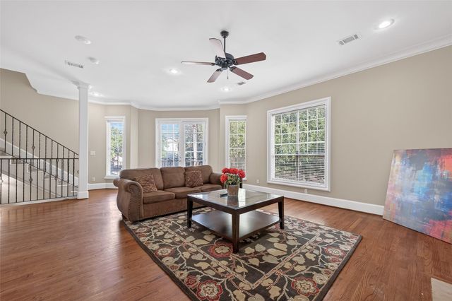 105 Detering Street, Houston, TX 77007