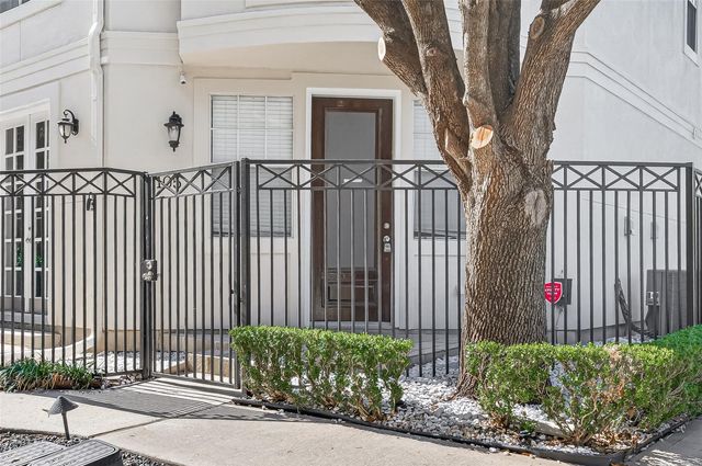 105 Detering Street, Houston, TX 77007