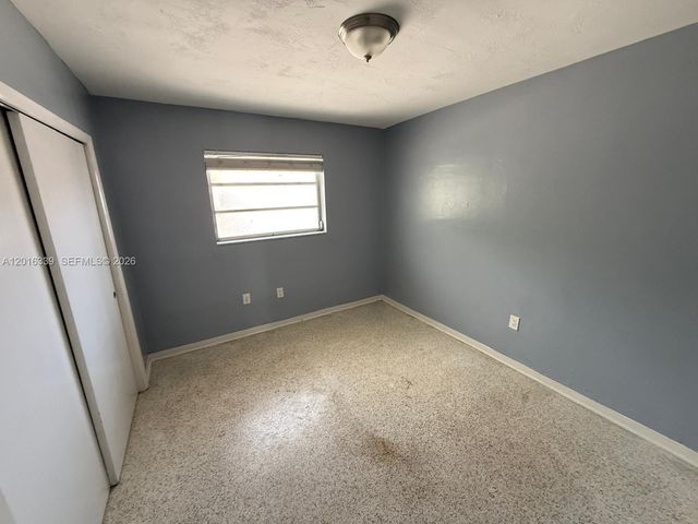 990 SW 4th St 6, Miami, FL 33130