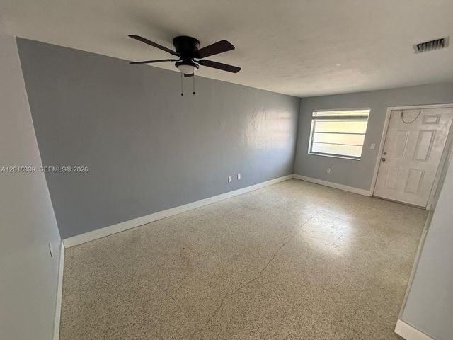 990 SW 4th St 6, Miami, FL 33130