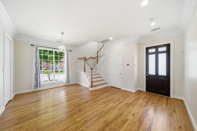 3243 N Pemberton Circle Drive, Houston, TX 77025