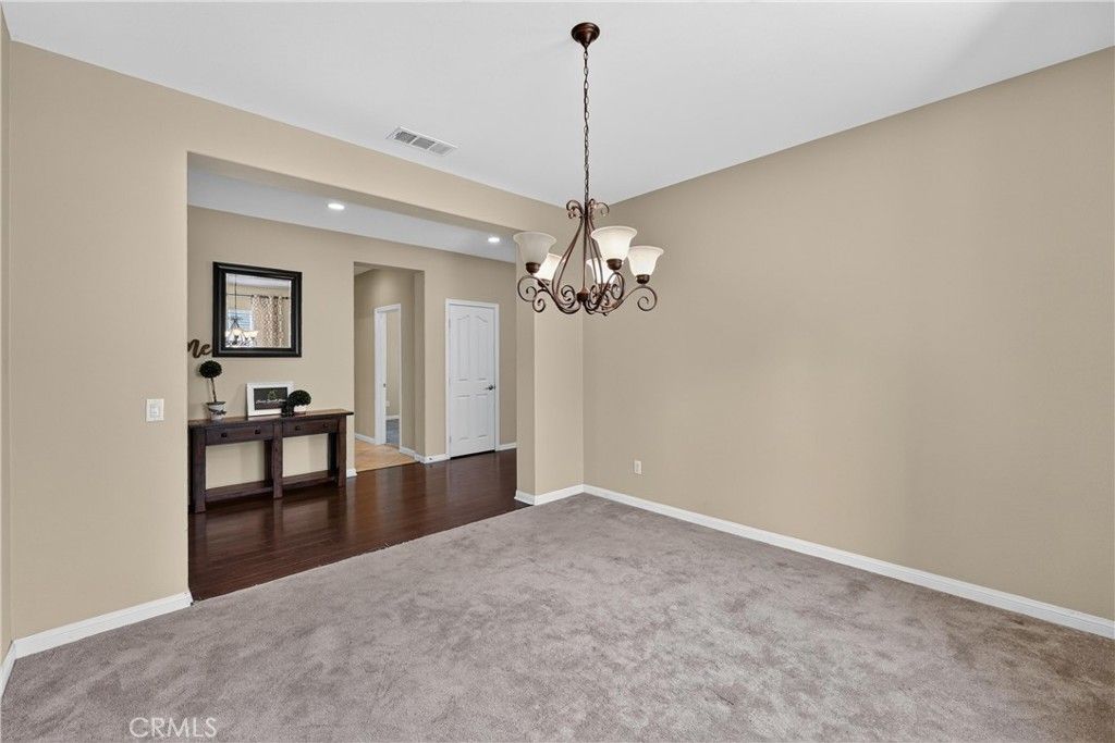 Image 14 of property listing at 7092 Leighton Drive, Eastvale, CA 92880