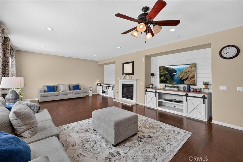 Image 16 of property listing at 7092 Leighton Drive, Eastvale, CA 92880