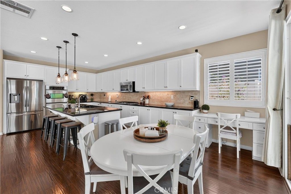 Image 21 of property listing at 7092 Leighton Drive, Eastvale, CA 92880
