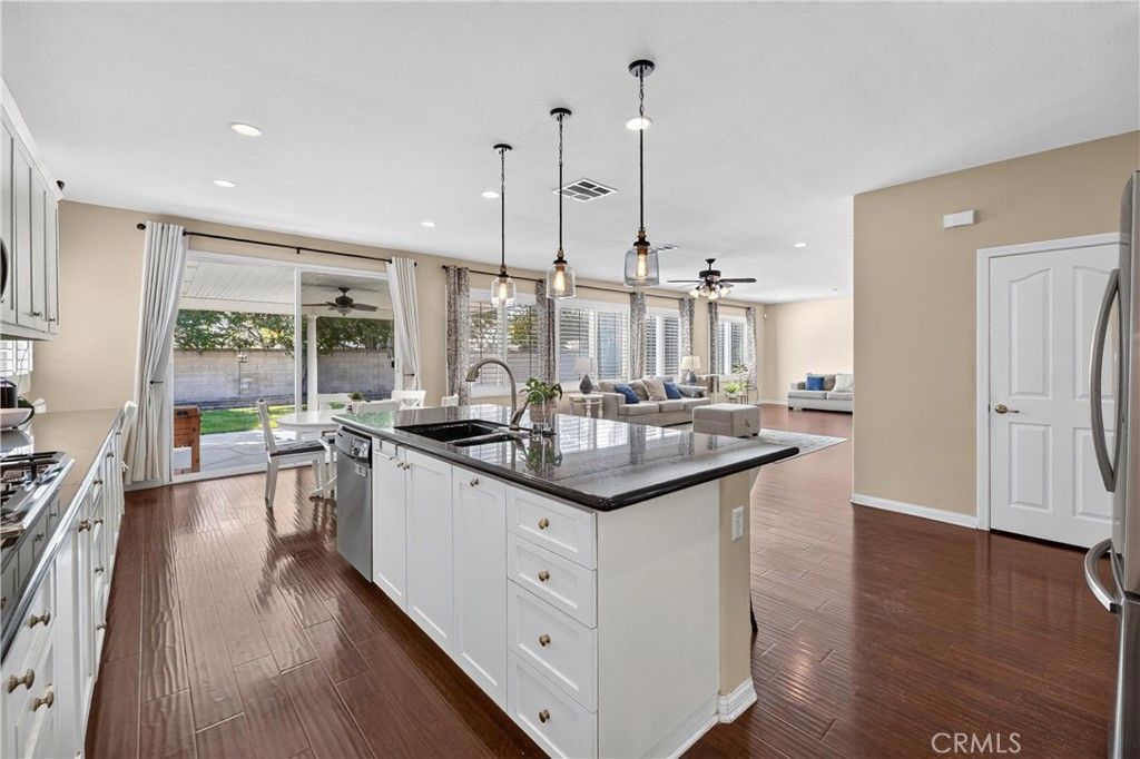 Image 26 of property listing at 7092 Leighton Drive, Eastvale, CA 92880