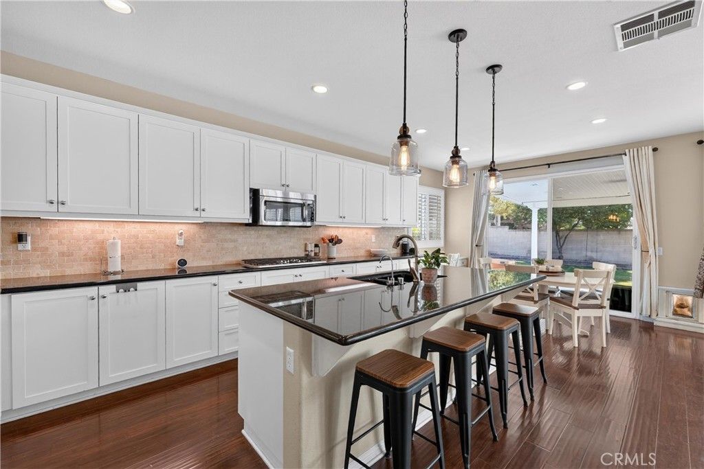 Image 27 of property listing at 7092 Leighton Drive, Eastvale, CA 92880