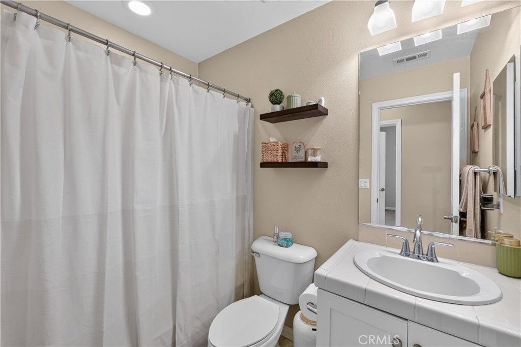 Image 31 of property listing at 7092 Leighton Drive, Eastvale, CA 92880