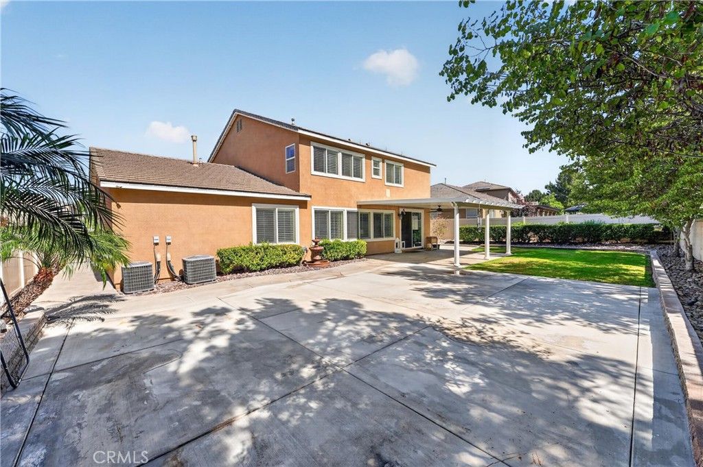 Image 50 of property listing at 7092 Leighton Drive, Eastvale, CA 92880