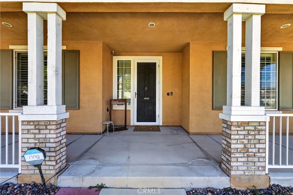 Image 7 of property listing at 7092 Leighton Drive, Eastvale, CA 92880