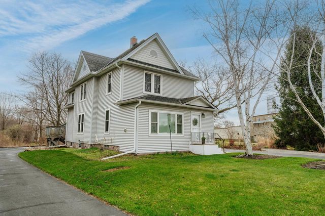729 Palmyra STREET, Sullivan, WI 53178