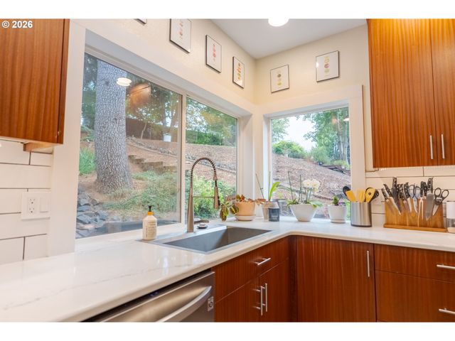 381 SILVER HILLS Cir Se, Salem, OR 97306