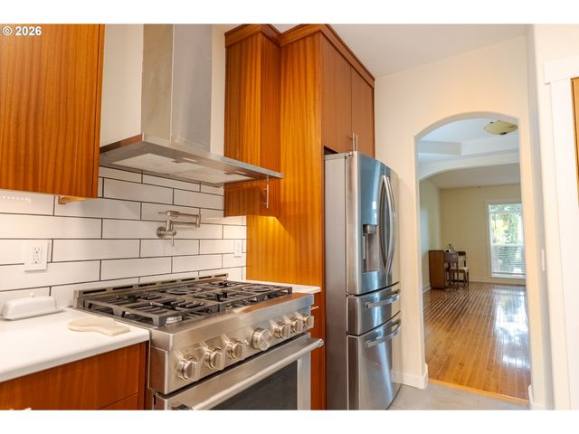 381 SILVER HILLS Cir Se, Salem, OR 97306