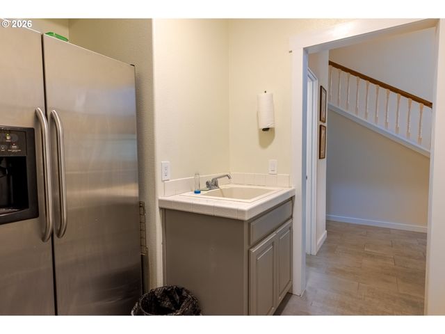 381 SILVER HILLS Cir Se, Salem, OR 97306