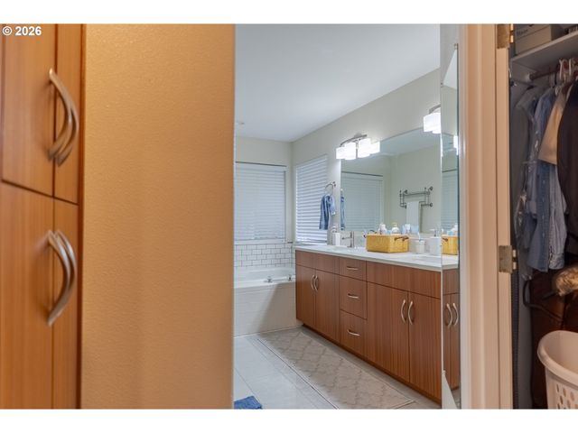 381 SILVER HILLS Cir Se, Salem, OR 97306