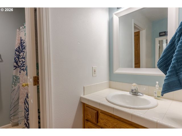 381 SILVER HILLS Cir Se, Salem, OR 97306