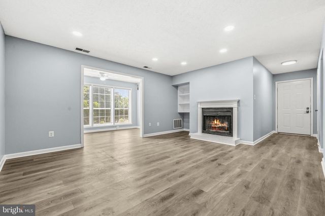 10212 OAKTON TERRACE RD, Oakton, VA 22124