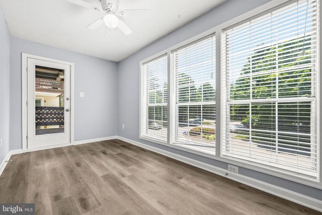 10212 OAKTON TERRACE RD, Oakton, VA 22124