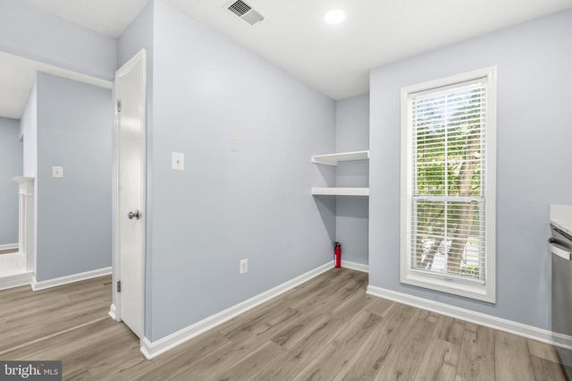 10212 OAKTON TERRACE RD, Oakton, VA 22124