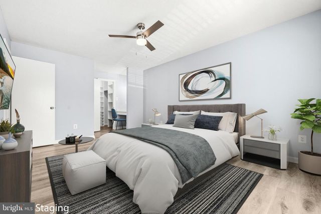 10212 OAKTON TERRACE RD, Oakton, VA 22124