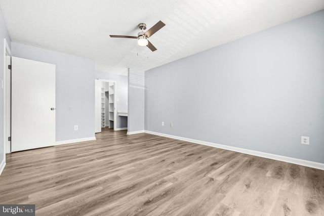 10212 OAKTON TERRACE RD, Oakton, VA 22124